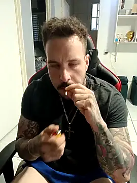 Snapshot of diroseno chatting on 02-19-25, 07:48 diroseno online show from 02-19-25, 07:48