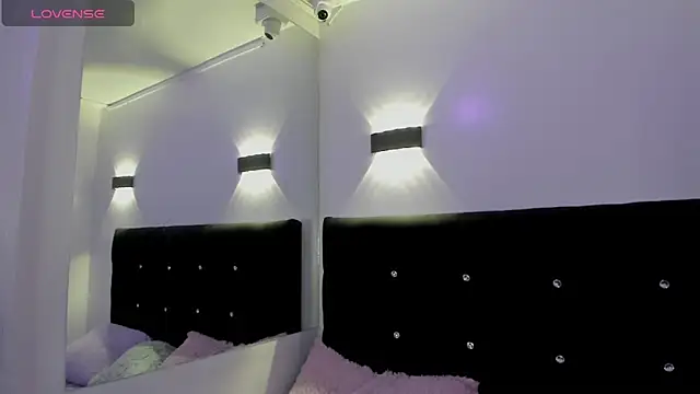 Anniie  Evans online show from 09-25-25, 03:05