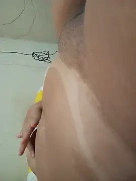 Snapshot of Milynhaofc chatting on 10-09-25, 03:43 Milynhaofc online show from 10-09-25, 03:43