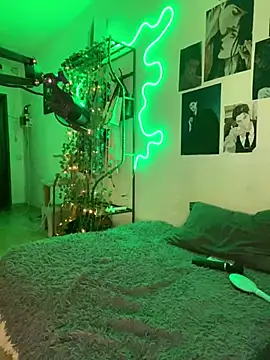 lissallor  online show from 02-23-25, 12:05