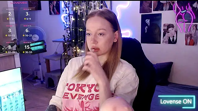 lissallor  online show from 02-28-25, 04:32