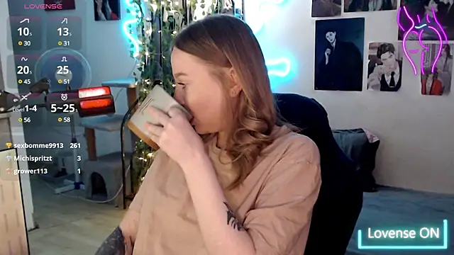 lissallor  online show from 03-02-25, 06:16