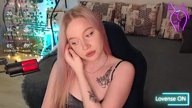 lissallor  online show from 10-06-25, 03:31