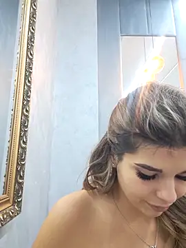 Bella Posh online show from 10-17-25, 04:48