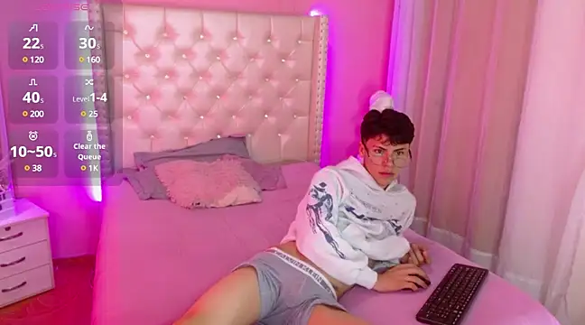 callum 77 online show from 03-10-25, 09:07