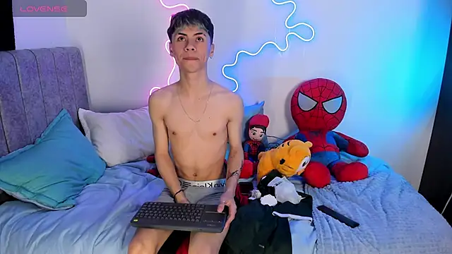 callum 77 online show from 09-13-25, 02:06