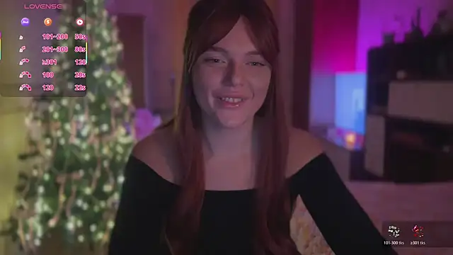 Snapshot of CherryRed_Girl chatting on 12-22-25, 10:51 CherryRed Girl online show from 12-22-25, 10:51