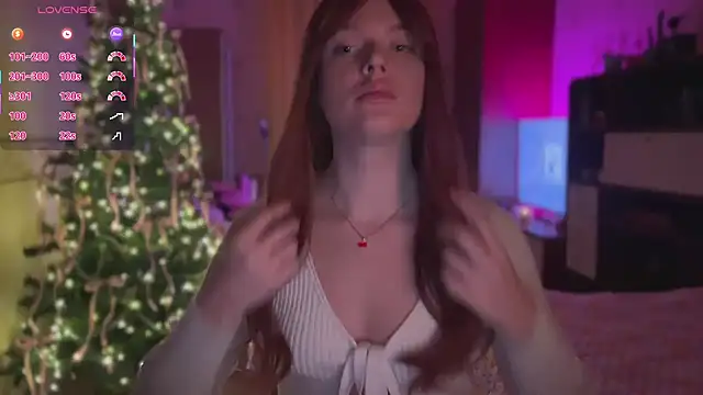 Snapshot of CherryRed_Girl chatting on 01-05-26, 06:22 CherryRed Girl online show from 01-05-26, 06:22