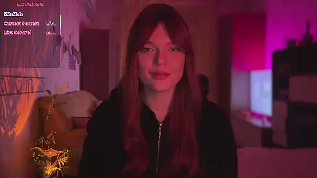 Snapshot of CherryRed_Girl chatting on 02-06-26, 09:07 CherryRed Girl online show from 02-06-26, 09:07