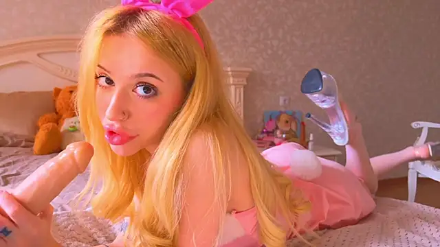  BunnyDollStella  online show from 10-05-25, 05:28