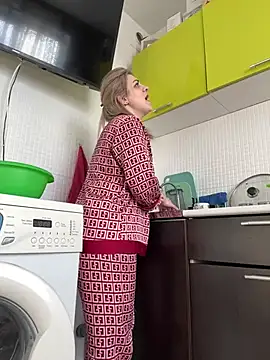 Lusi Luxary online show from 03-17-25, 10:06