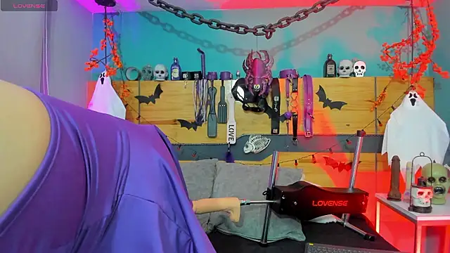 ChloeAllennn online show from 10-24-25, 11:50