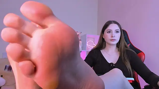 hazel sullivan online show from 09-08-25, 04:17