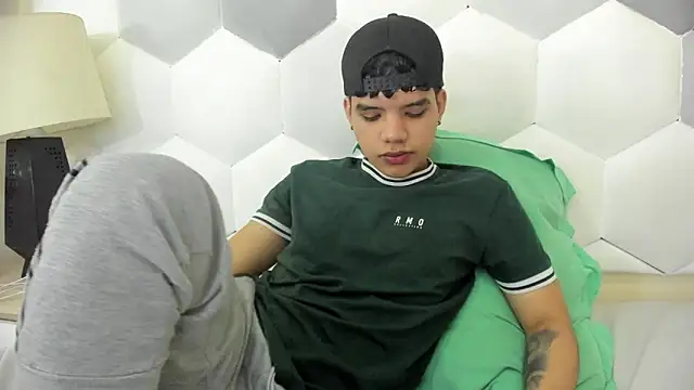 Axel Forte online show from 10-22-25, 01:44