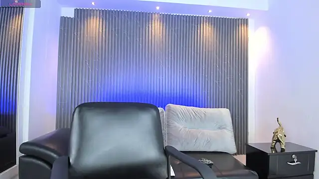 Snapshot of Ivaannaa_ chatting on 10-02-25, 11:17 Ivaannaa online show from 10-02-25, 11:17