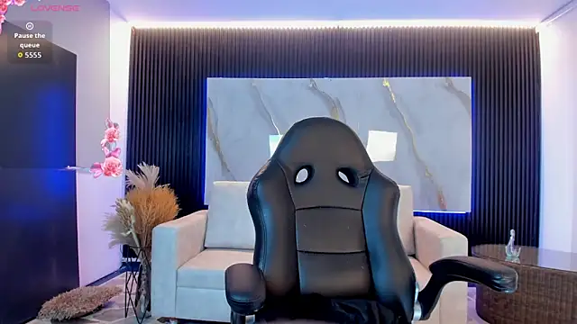 Snapshot of Ivaannaa_ chatting on 02-17-26, 12:45 Ivaannaa online show from 02-17-26, 12:45