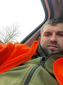 Snapshot of daniel21p chatting on 02-21-25, 02:27 daniel21p online show from 02-21-25, 02:27