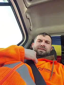 Snapshot of daniel21p chatting on 02-25-25, 12:24 daniel21p online show from 02-25-25, 12:24