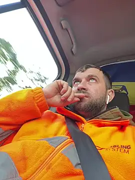 Snapshot of daniel21p chatting on 02-25-25, 04:21 daniel21p online show from 02-25-25, 04:21