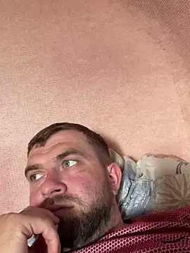 Snapshot of daniel21p chatting on 03-13-25, 04:34 daniel21p online show from 03-13-25, 04:34