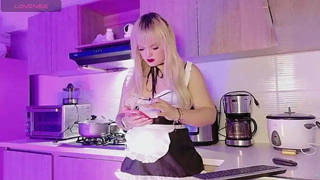 ScarletThompsonx online show from 04-10-26, 04:50