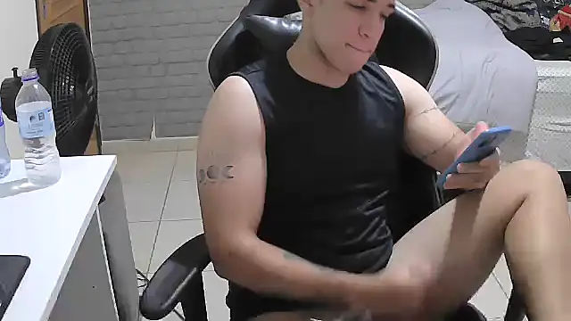 Snapshot of brancooodonto chatting on 11-07-25, 12:10 brancooodonto online show from 11-07-25, 12:10