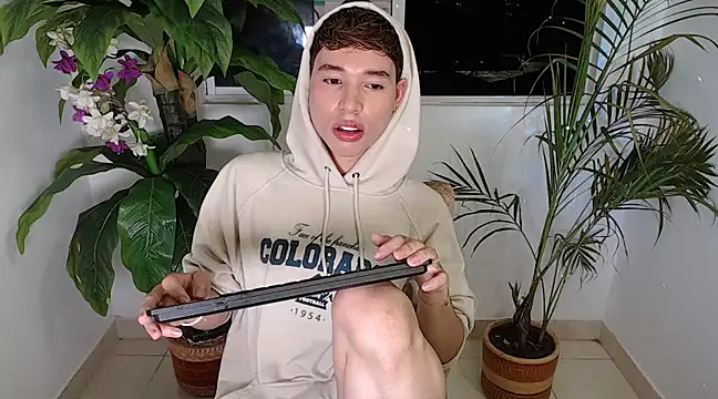 Snapshot of cod_dolll chatting on 02-28-25, 12:32 cod dolll online show from 02-28-25, 12:32