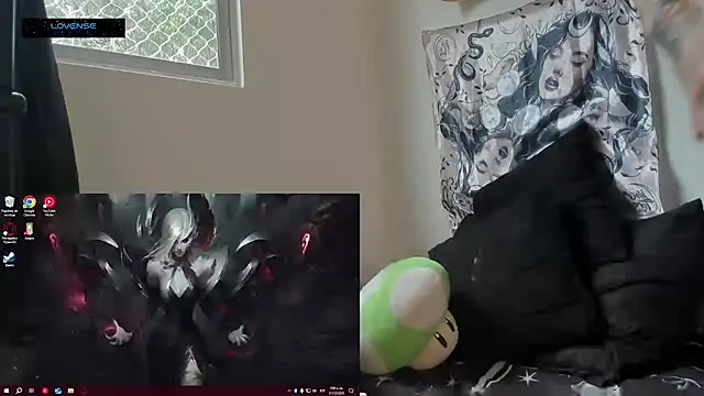 Hisato111 online show from 12-21-25, 12:56