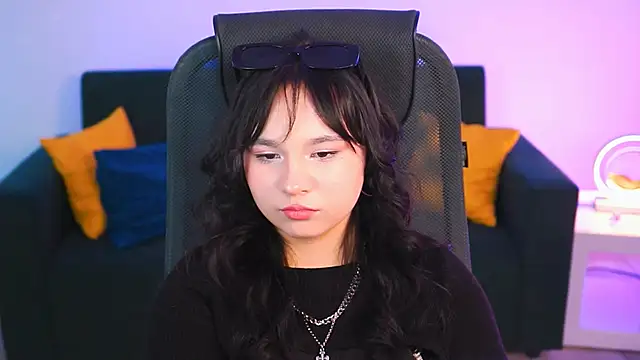 Snapshot of HanaWise chatting on 02-25-25, 11:30 HanaWise online show from 02-25-25, 11:30