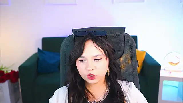 Snapshot of HanaWise chatting on 02-26-25, 11:09 HanaWise online show from 02-26-25, 11:09