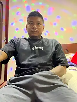 Snapshot of Saipuer31 chatting on 12-15-25, 12:37 Saipuer31 online show from 12-15-25, 12:37