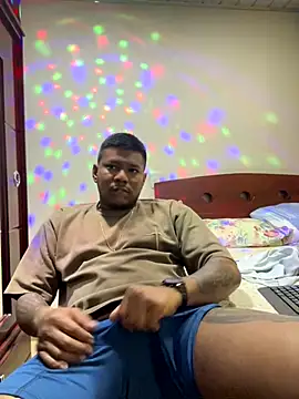 Snapshot of Saipuer31 chatting on 12-17-25, 03:34 Saipuer31 online show from 12-17-25, 03:34