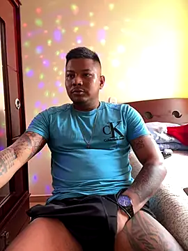 Snapshot of Saipuer31 chatting on 12-18-25, 03:07 Saipuer31 online show from 12-18-25, 03:07