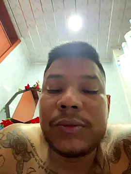 Snapshot of Saipuer31 chatting on 12-20-25, 11:01 Saipuer31 online show from 12-20-25, 11:01