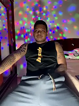 Snapshot of Saipuer31 chatting on 01-13-26, 02:39 Saipuer31 online show from 01-13-26, 02:39