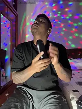 Snapshot of Saipuer31 chatting on 02-14-26, 04:42 Saipuer31 online show from 02-14-26, 04:42