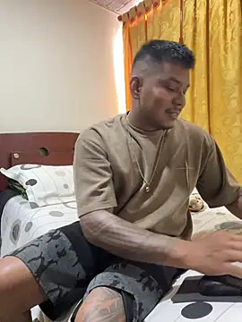 Snapshot of Saipuer31 chatting on 02-15-26, 08:38 Saipuer31 online show from 02-15-26, 08:38