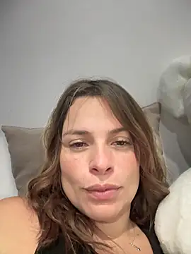 gynna kimera online show from 10-23-25, 03:17