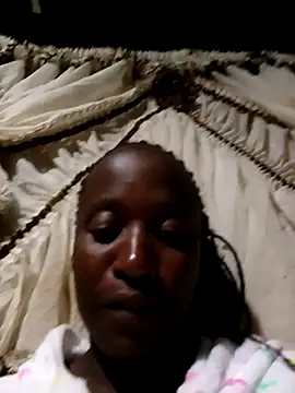 Snapshot of LoveDropss chatting on 09-19-25, 05:35 LoveDropss online show from 09-19-25, 05:35