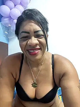 Snapshot of Tocameamor chatting on 10-19-25, 05:57 Tocameamor online show from 10-19-25, 05:57