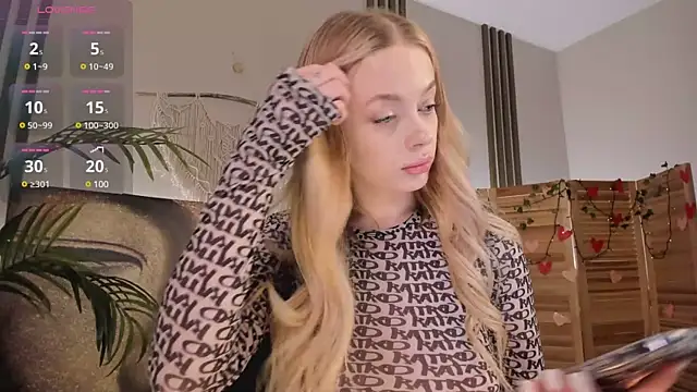 Snapshot of may_shy_ chatting on 02-24-25, 10:25 may shy online show from 02-24-25, 10:25