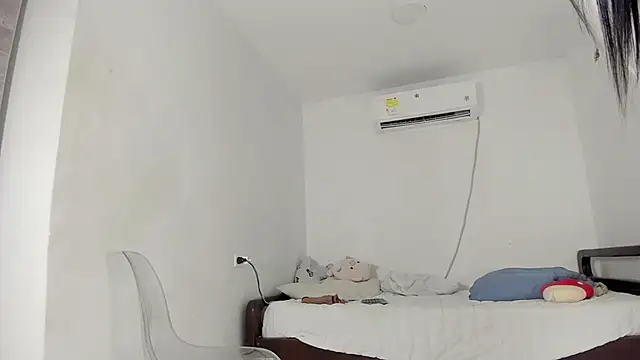 flor herrera01 online show from 03-10-25, 09:51