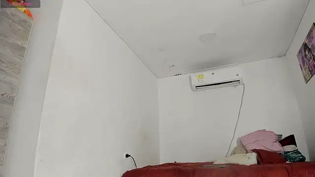 flor herrera01 online show from 10-16-25, 03:29