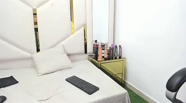 Kendall 6669 online show from 02-25-25, 03:05