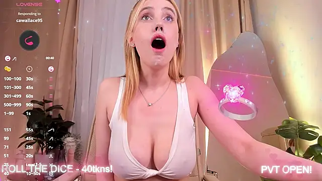 Snapshot of luna_joy_ chatting on 03-22-25, 11:21 luna joy online show from 03-22-25, 11:21