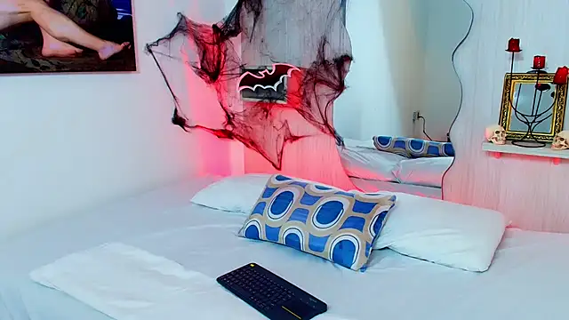 ZaraRousse online show from 10-19-25, 10:21