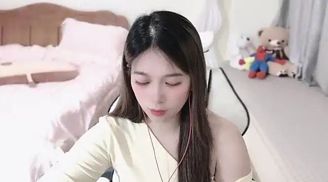 Snapshot of Rose-168 chatting on 03-15-25, 10:57 Rose-168 online show from 03-15-25, 10:57