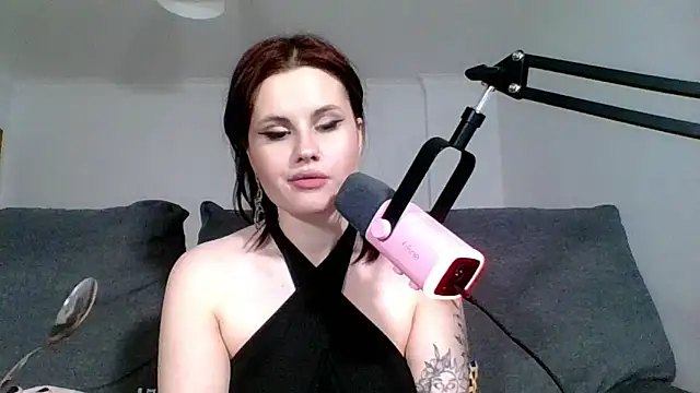 Della Ideal online show from 03-13-25, 09:26