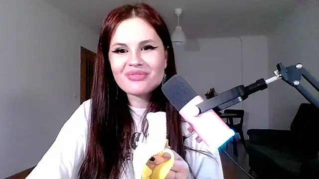 Della Ideal online show from 03-17-25, 06:21