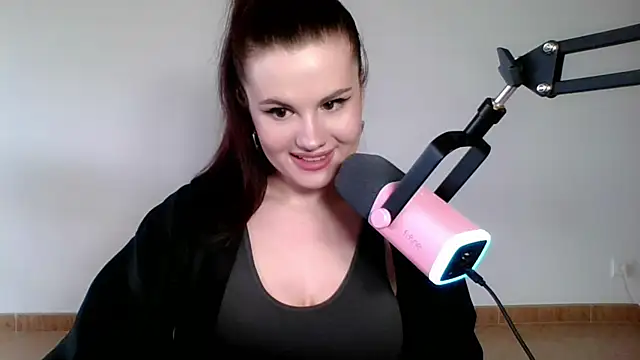 Della Ideal online show from 03-19-25, 09:06